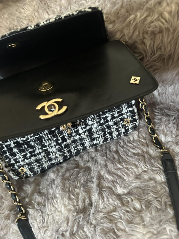 Chanel bag - Image 2