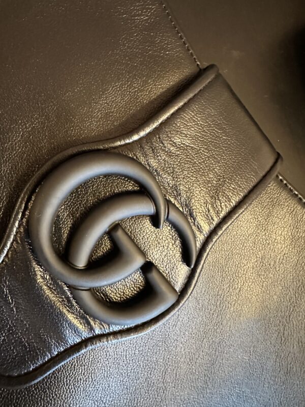 Gucci Large Leather Bag - Image 9